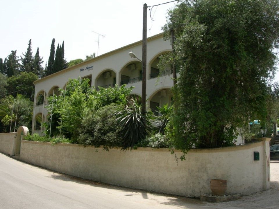Villa Karmar Hotel Apartments 다시아 외부 사진