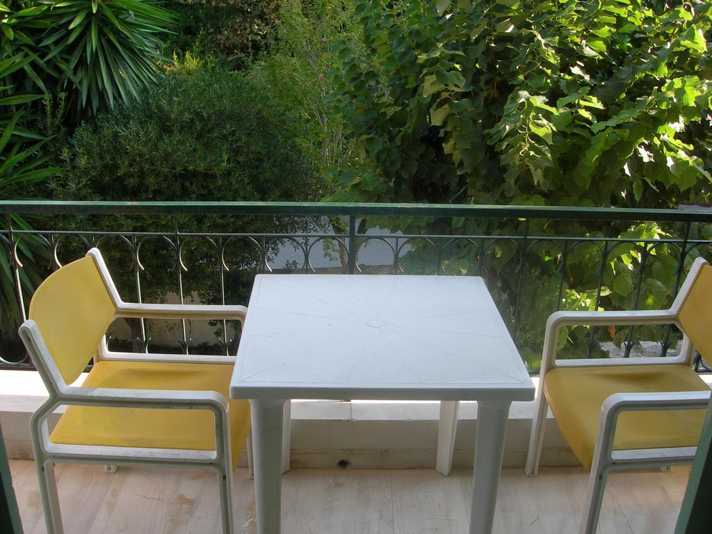 Villa Karmar Hotel Apartments 다시아 외부 사진