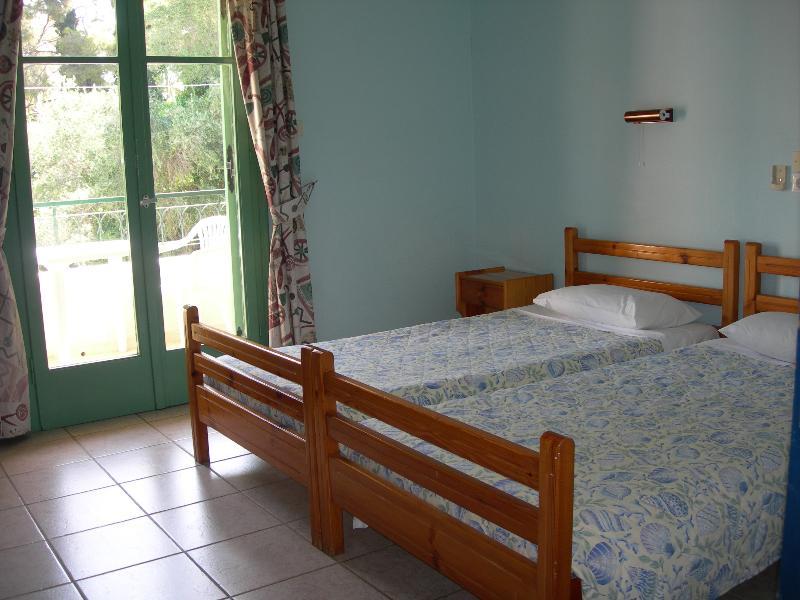 Villa Karmar Hotel Apartments 다시아 외부 사진