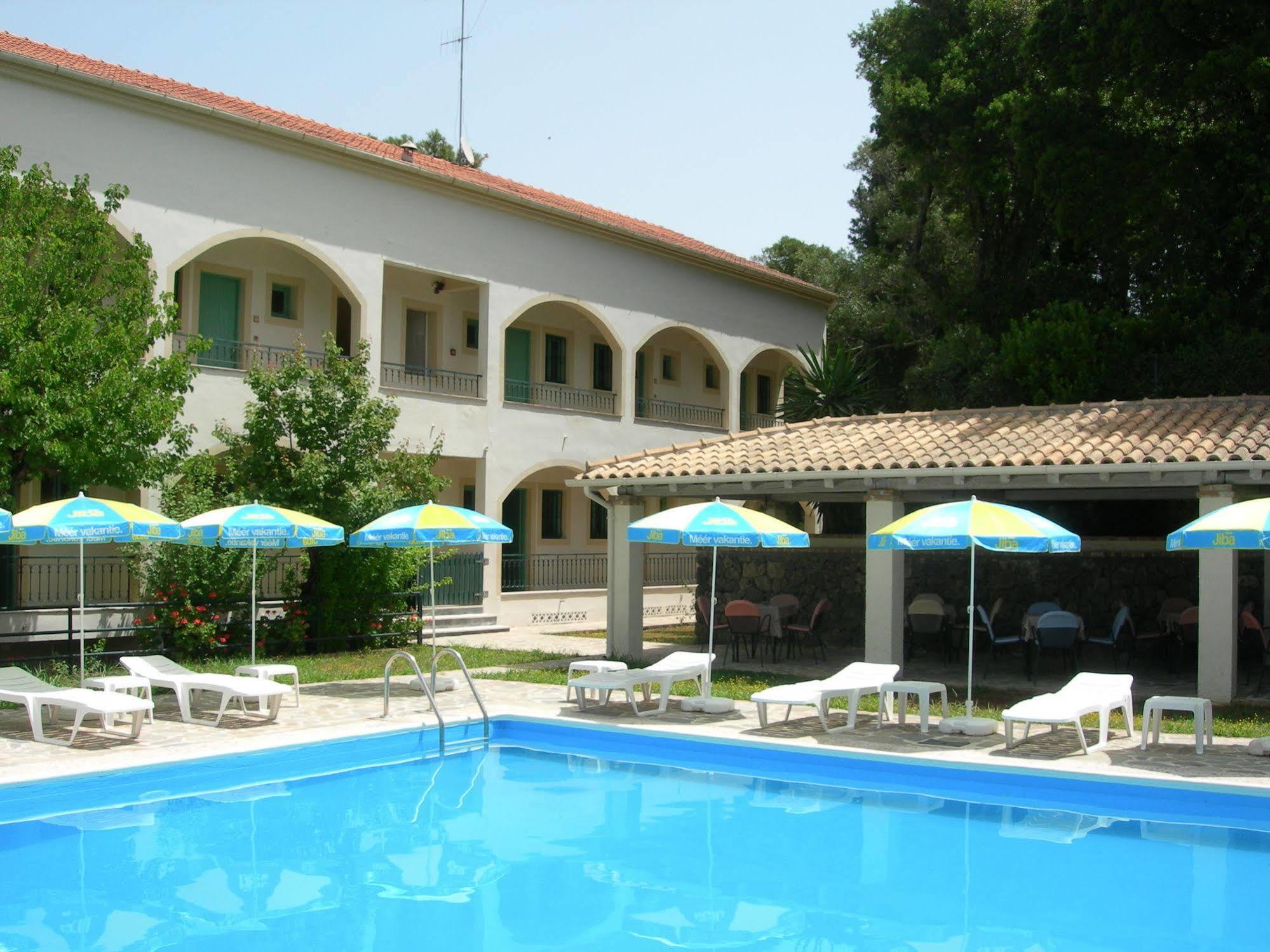 Villa Karmar Hotel Apartments 다시아 외부 사진