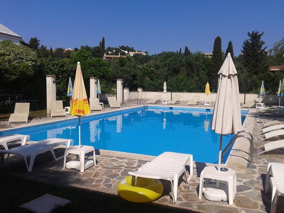 Villa Karmar Hotel Apartments 다시아 외부 사진