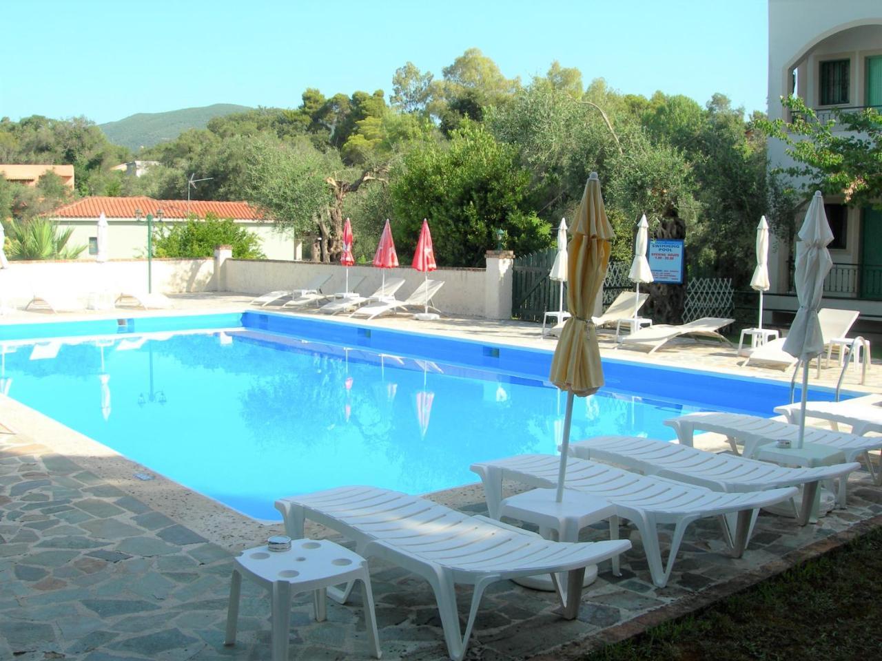 Villa Karmar Hotel Apartments 다시아 외부 사진
